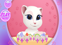 Angela Manichiura Grozava