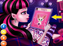 Draculaura Poze pe Fynsygram