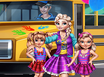 Fetitele in Camera de Vara